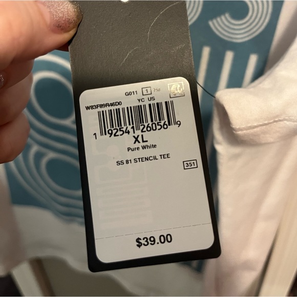 🌟Guess | Velvet Graphic Tee - Picture 2 of 3